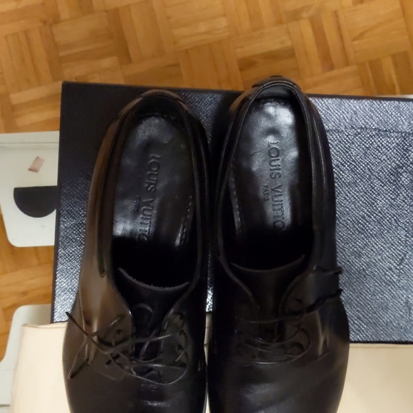 Louis Vuitton shoes - Picture 2 of 5